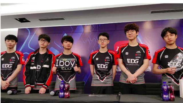 的年轻射手 的年轻射手